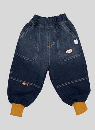 Monochrome Tie-Dye Sweatshirt With Denim Pants