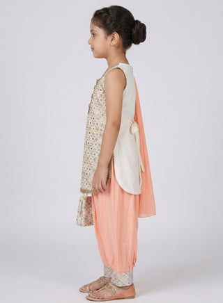 Girls Peach Sleeveless Ethnic Set