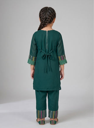 Girls Green Kurta Pant Set With Dupatta